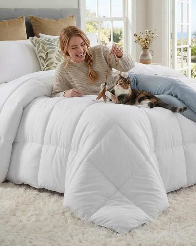 Microfiber Lightweight Comforter – Image 2